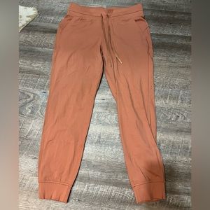 Lululemon ready to rulu jogger size 10 desert sun